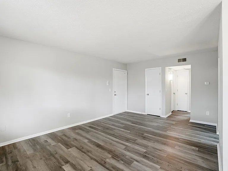 Northcrest Garden Apartments — Photo 31