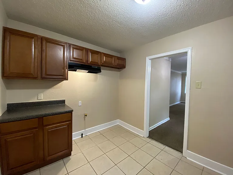 1104 Chatwood St — Photo 9
