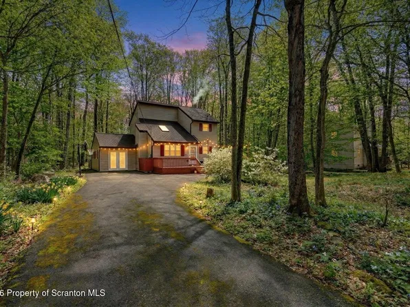 68 Sunset Dr, Gouldsboro, PA 18424