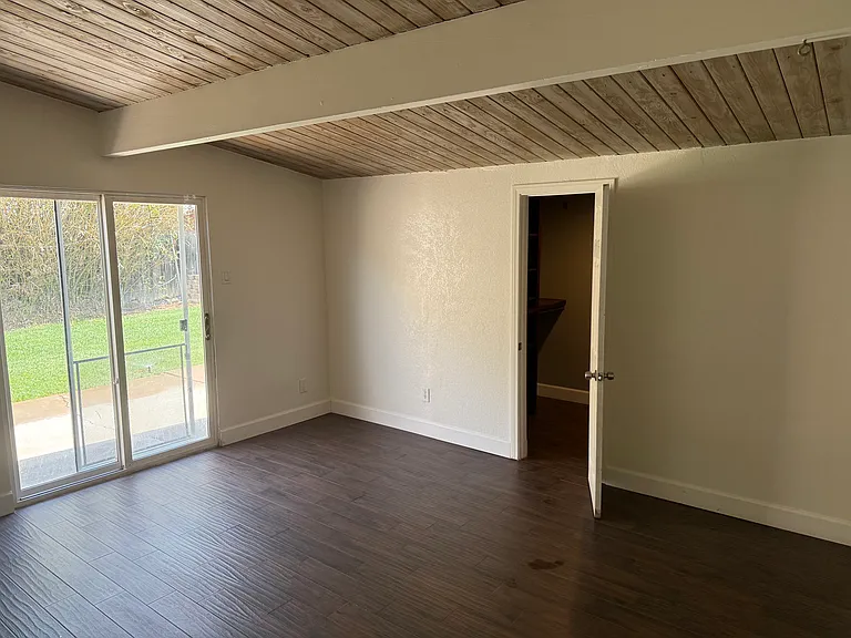 9712 Saint George St — Photo 53