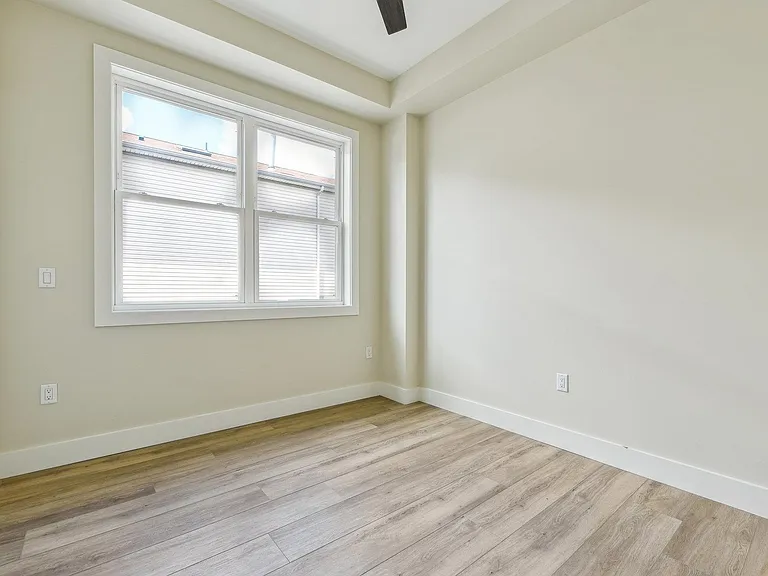 611 Communipaw Ave #A — Photo 15