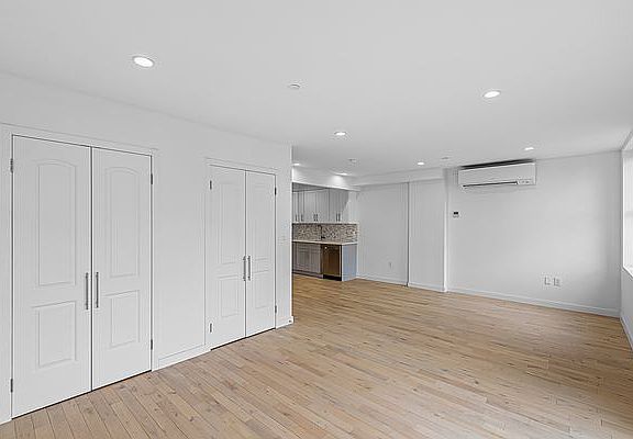 2nd image of 2481 Ocean Ave #6G