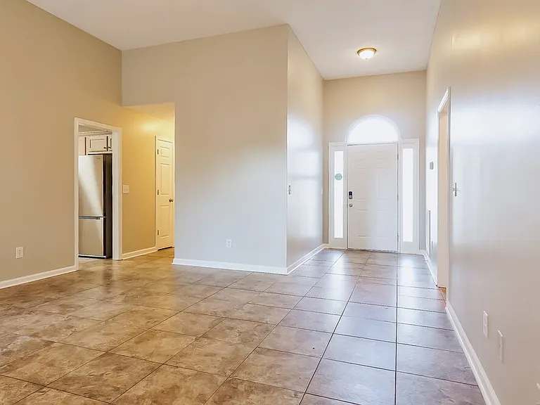 8028 Rockhampton Cir — Photo 6