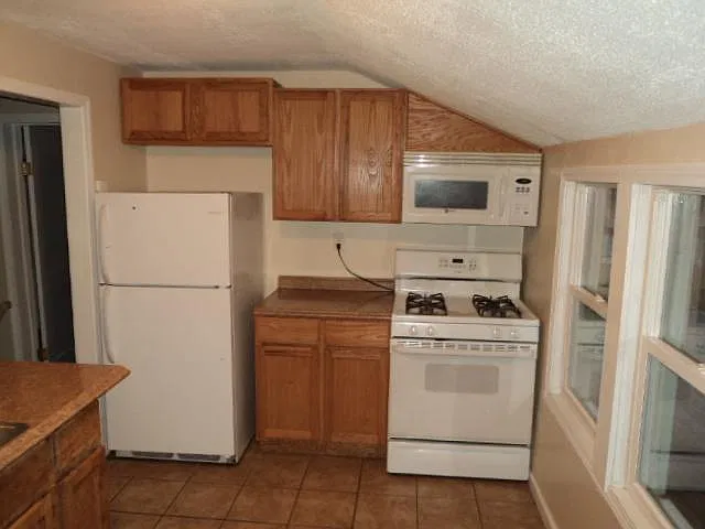 2 bed, 800 sqft, $890 — Photo 3