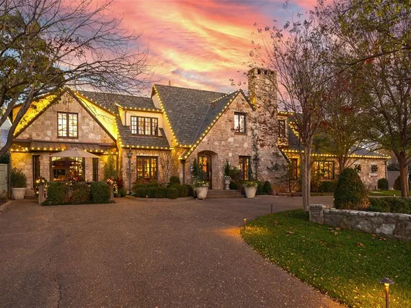 6638 Avondale Dr, Nichols Hills, OK 73116