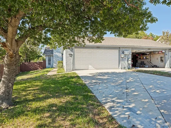 2205 Heritage Cir, Carrollton, TX 75006