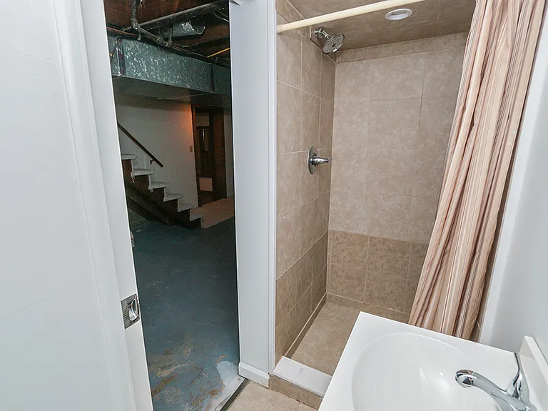 62 Edgevale Rd — Photo 38