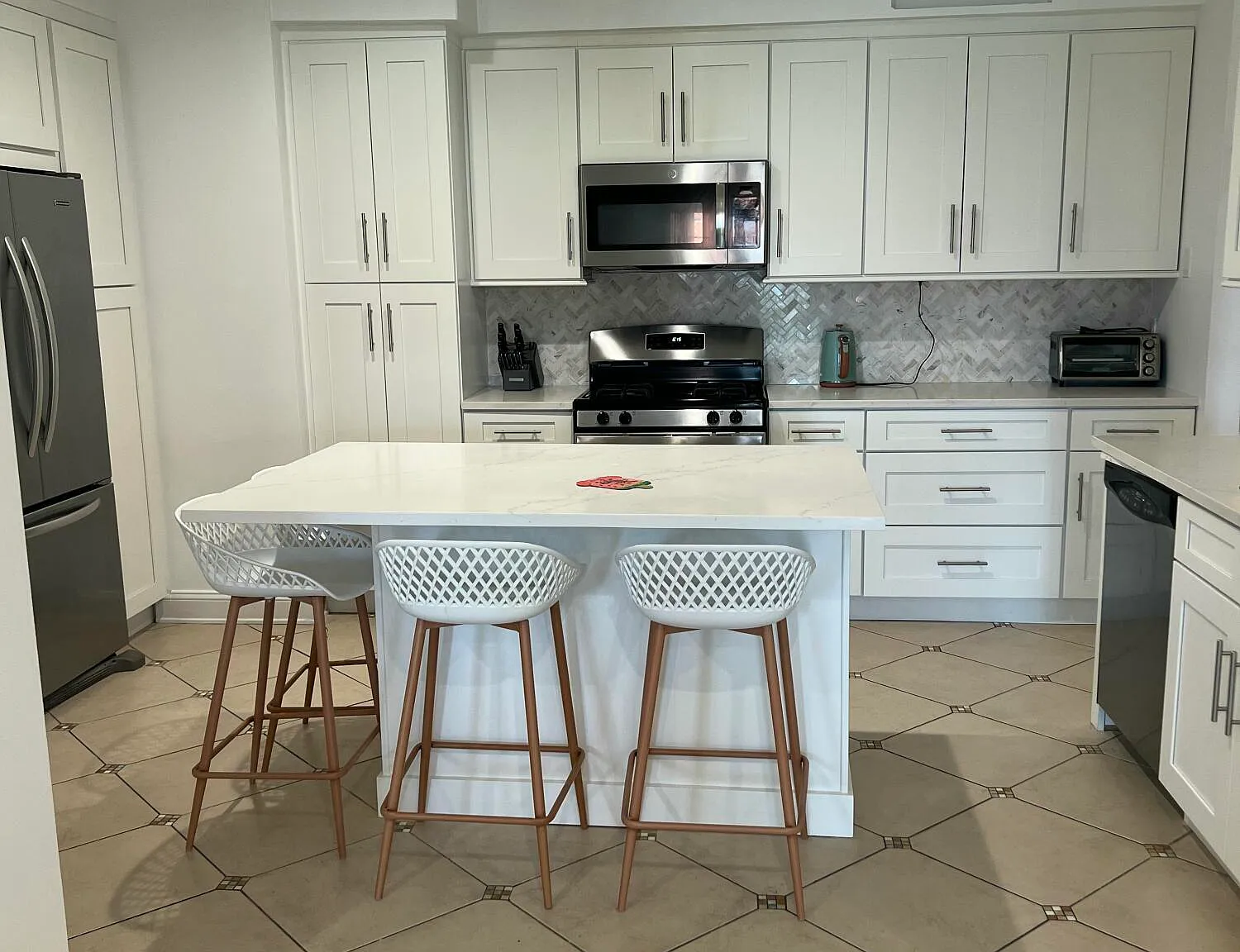 3 bed, 2.5 bath, 2080 sqft, $3,000 — Photo 3