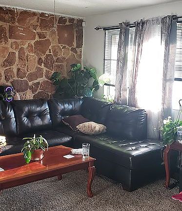 3rd image of 674 Tyson Ave