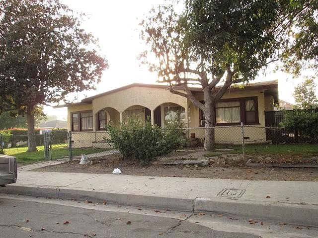 2nd image of 1119 S Oleander Ave