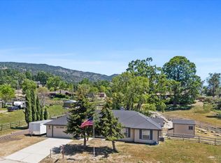 30101 Greenwater Dr, Tehachapi, CA 93561