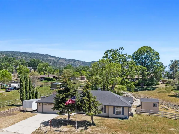 30101 Greenwater Dr, Tehachapi, CA 93561