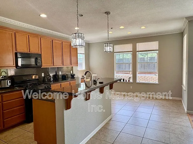 6011 Daffodil Dr — Photo 9