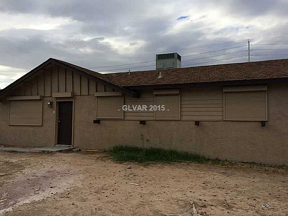 3rd image of 4576 El Tovar Ave