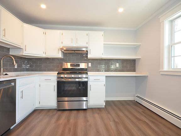 2nd image of 14 Edgelawn Ave APT 11