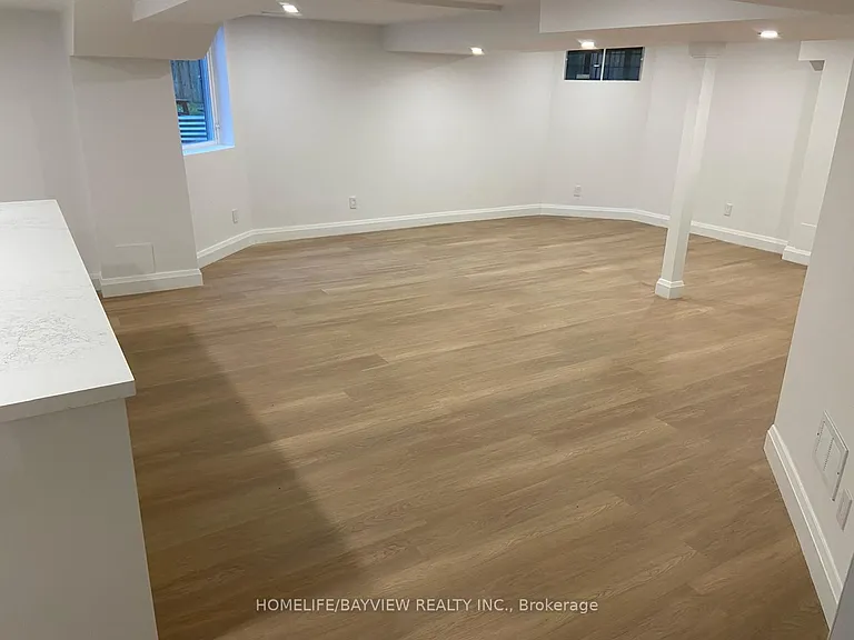 115 Newport Sq — Photo 5