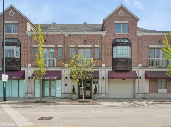 518 Winnetka Rd #203, Winnetka, IL 60093