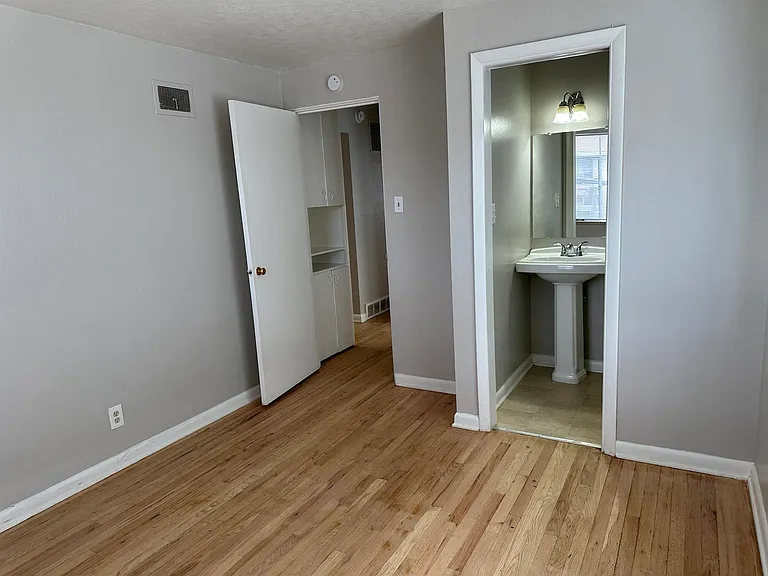 2340 S Race St Apartments — Photo 5