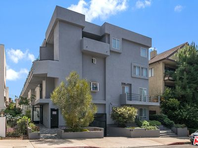 1222 N Kings Rd APT 4, West Hollywood, CA, 90069