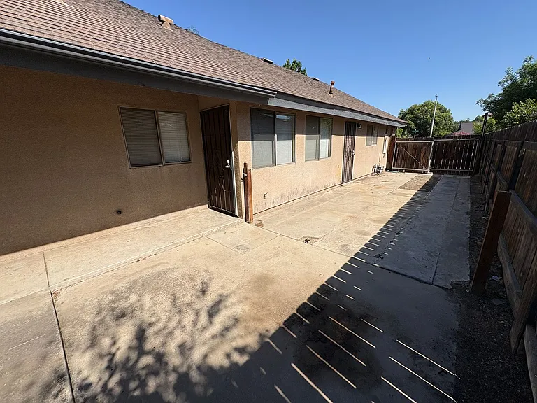 605 E Babcock Ave — Photo 36