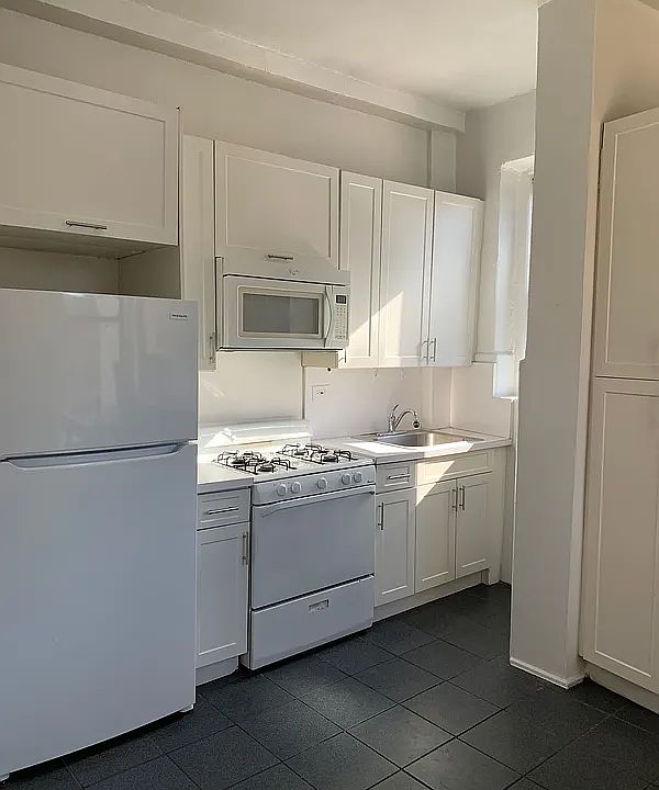 1st image of 2586 Broadway #7N