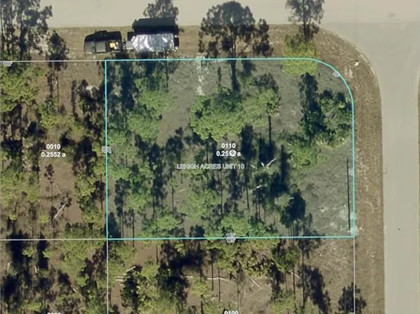810 Boyd AVE S, LEHIGH ACRES, FL 33974
