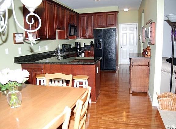 5th image of 41351 N Maplewood Dr #61
