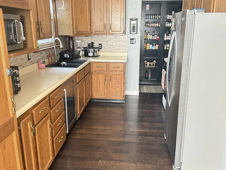 151 Park Ave — Photo 4