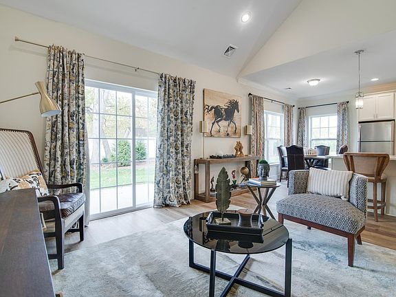 3rd image of 126 Echo Ln