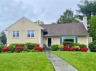 12 Laron Dr, New Rochelle, NY 10804