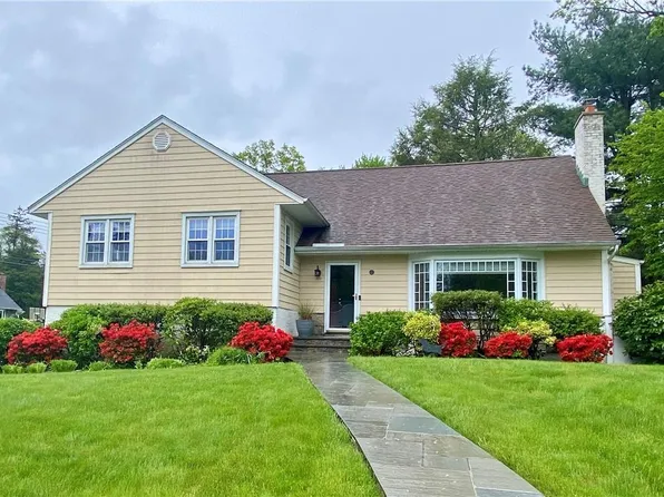 12 Laron Drive, New Rochelle, NY 10804