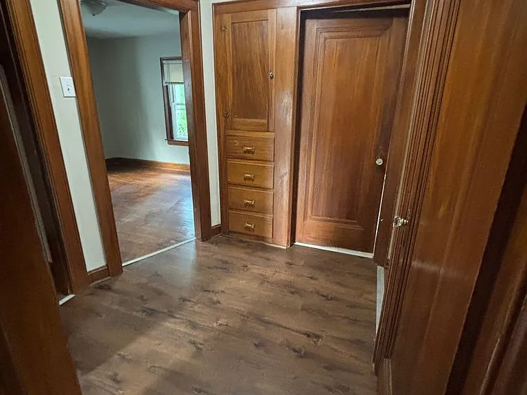 516 Wrexham Ave — Photo 10