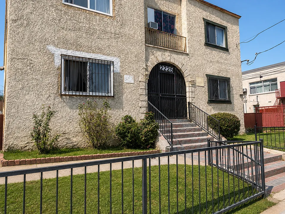 2225 Michigan Ave #5