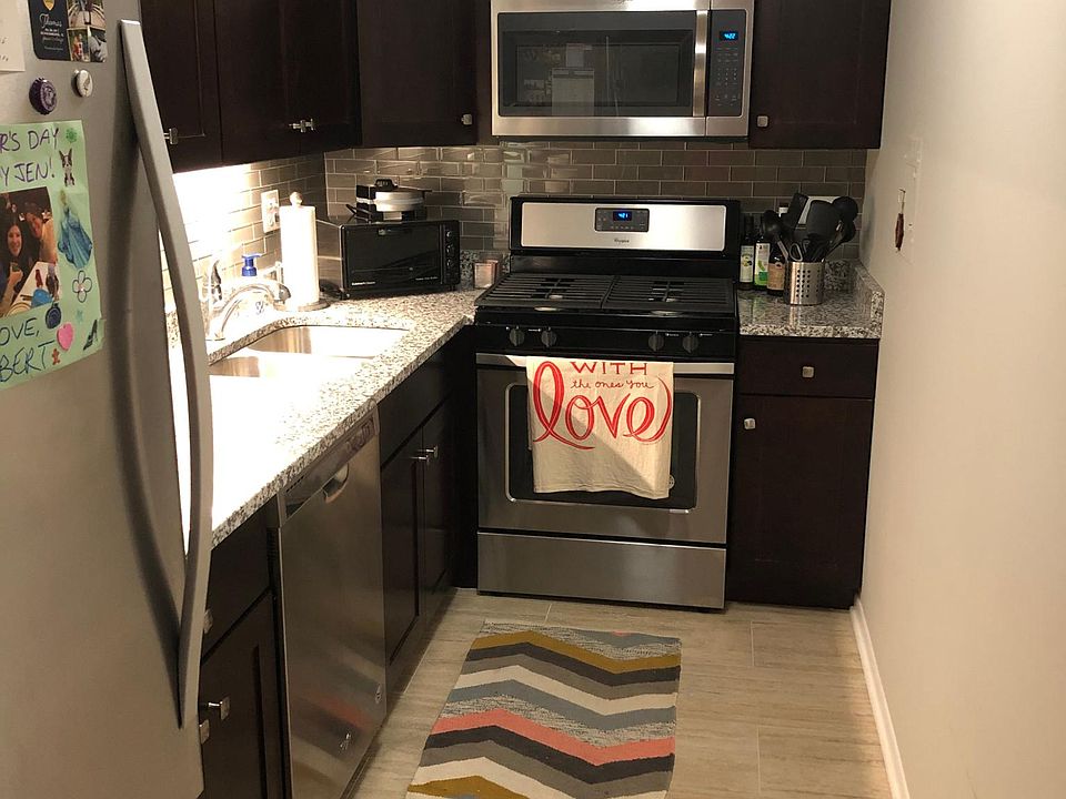 1st image of 205 W Miner St APT 206