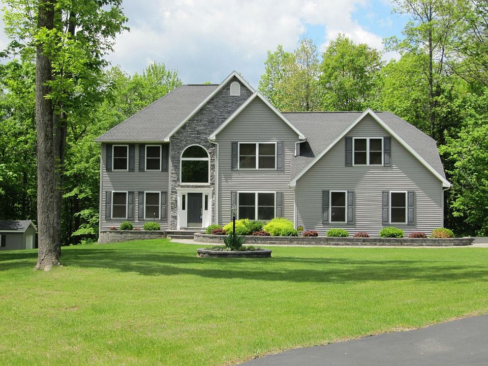 For Sale: 1 Bella Ct, Endicott, NY 13760