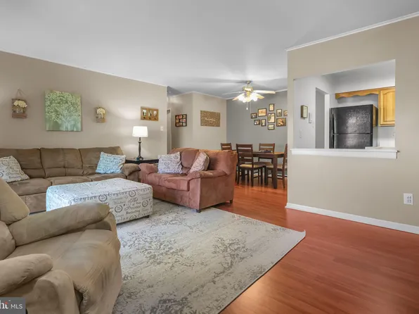 44304 Delaire Landing Rd #304, Philadelphia, PA 19114