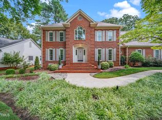 103 Meadowglades Ln, Cary, NC 27518