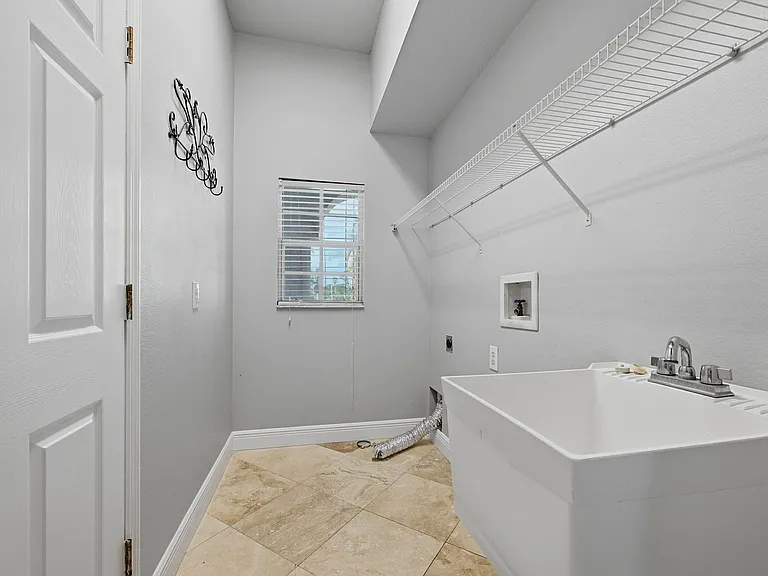 501 Manisha Pl — Photo 28
