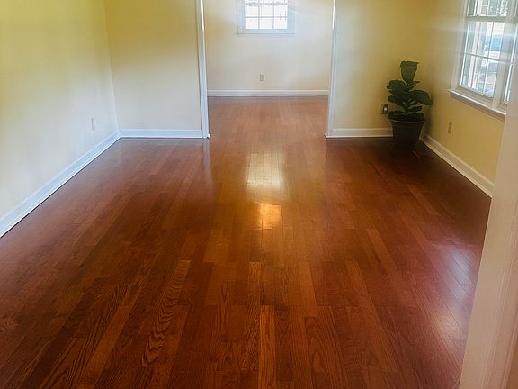 4th image of 512 W Bywood Dr