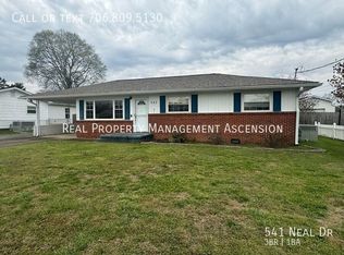 541 Neal Dr, Rossville, GA 30741