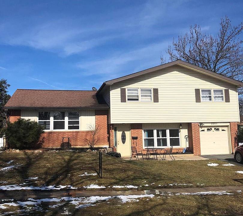1st image of 2201 Carlton Ln