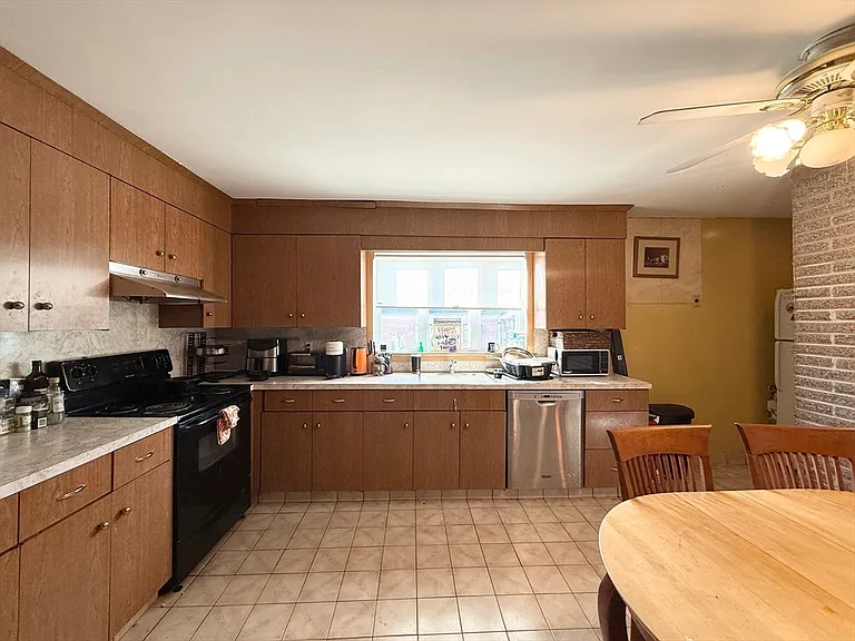 540 Main St #2 — Photo 5