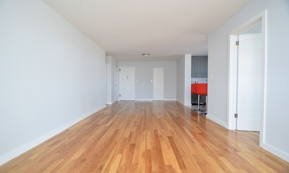 The Capri - Living Room - 12F