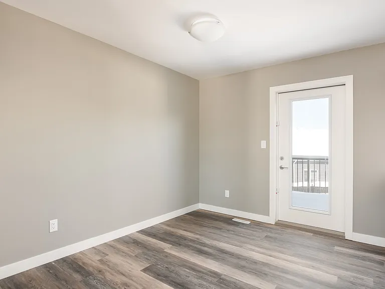 401 Athabasca Ave — Photo 27