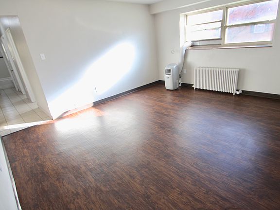 3rd image of 290 W College St #1B-1Ba