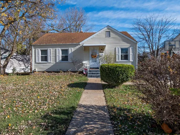 3506 Saint Joachim Ln, Saint Ann, MO 63074