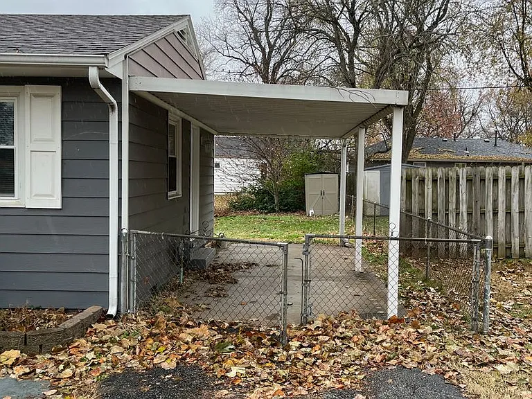 2204 W Madison St — Photo 2