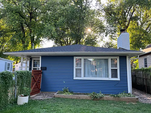 2426 Superior St Photo 1