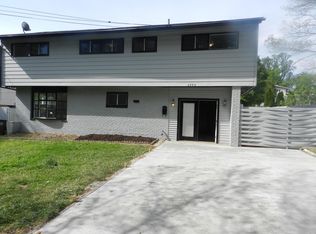 2303 McAuliffe Dr, Rockville, MD 20851