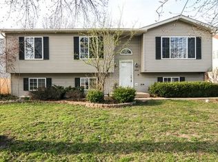 2402 Carmen Ct, Lindenhurst, IL